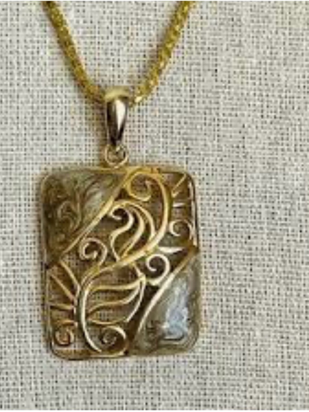 KC Gold Tone Statement Rectangle Pendant choker with Filigree Design